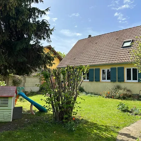 펜션 Maison Familiale Avec Jardin, Proche Paris Centre